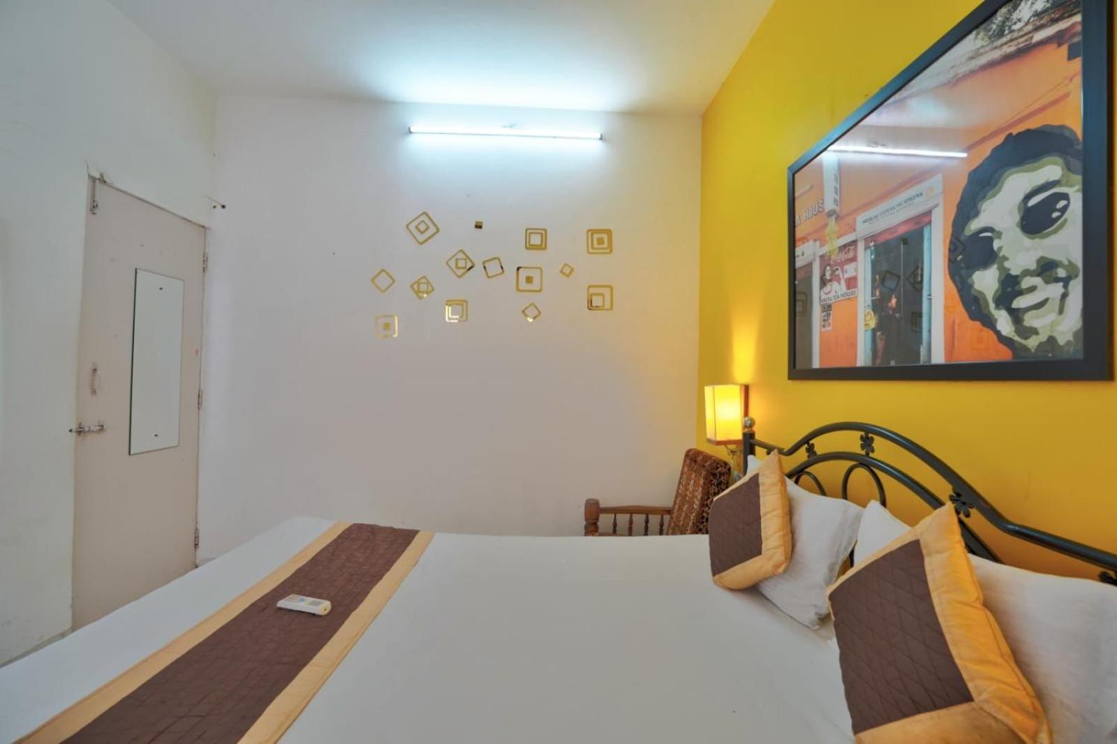 Luxury 3 Bhk Apartment *